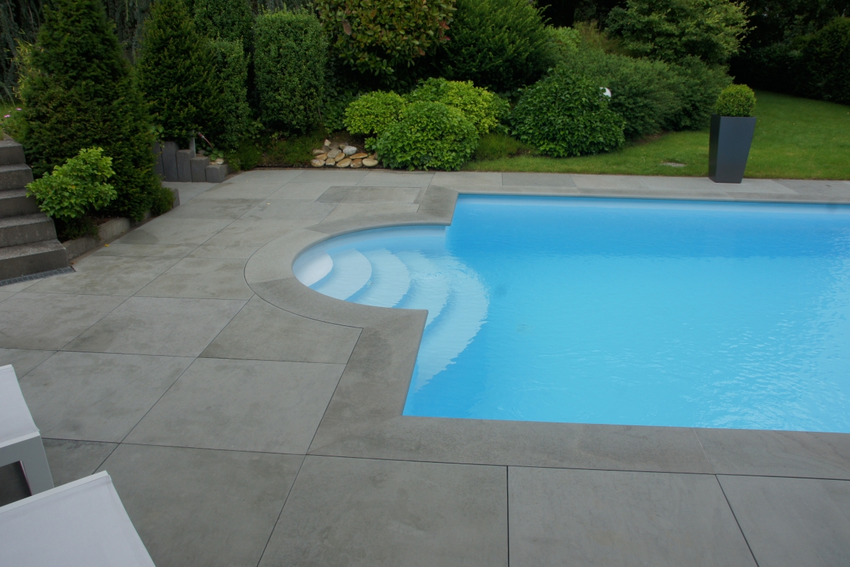 Terrasse mit Pool – Natursteingalerie Becker